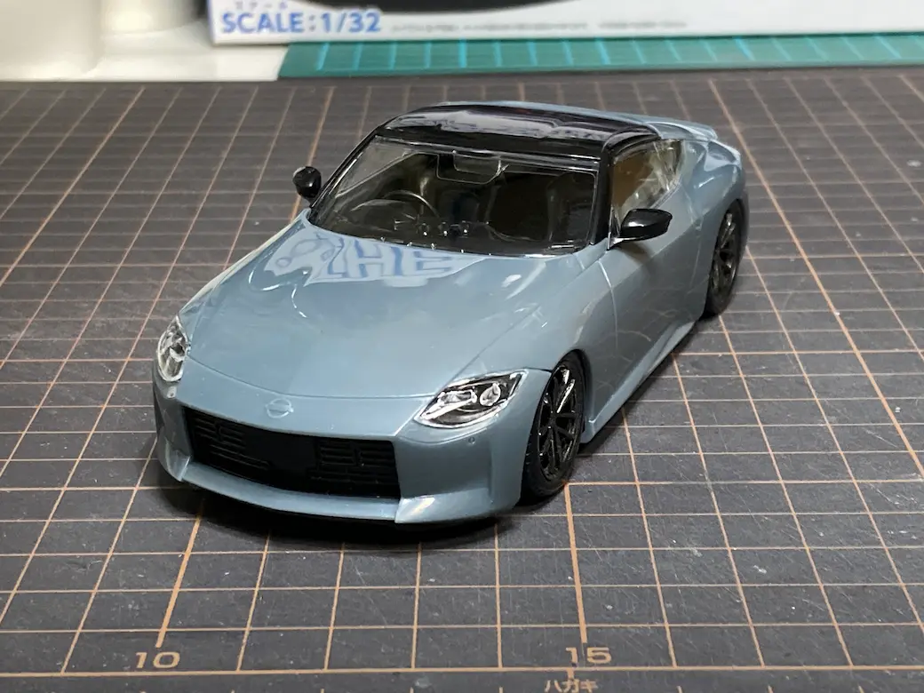 アオシマ THE SNAPKIT NISSAN RZ34 フェアレディZ 仮組みした全面からの画像