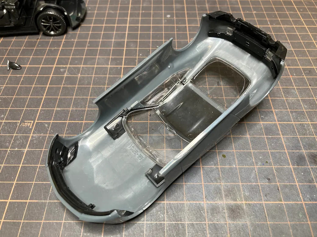 アオシマ THE SNAPKIT NISSAN RZ34 フェアレディZ 加工後のボディ裏側からみたルーフの状態