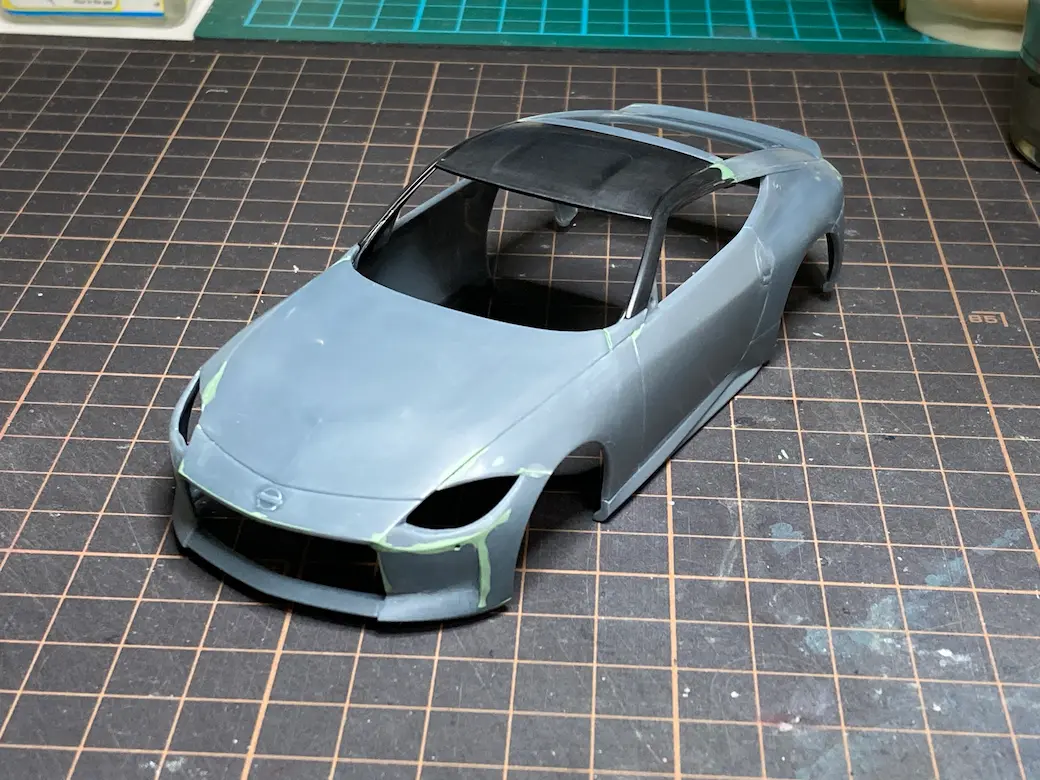 アオシマ THE SNAPKIT NISSAN RZ34 フェアレディZ パテ盛り後に整形したボディパーツ前部の画像
