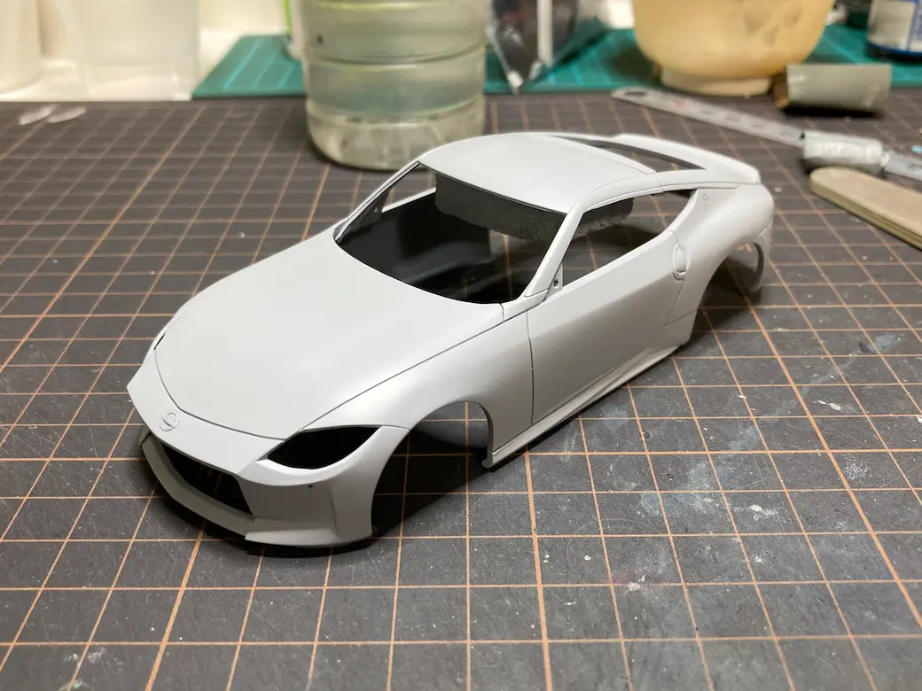 アオシマ THE SNAPKIT NISSAN RZ34 フェアレディZ サーフェーサーを塗装した状態の画像