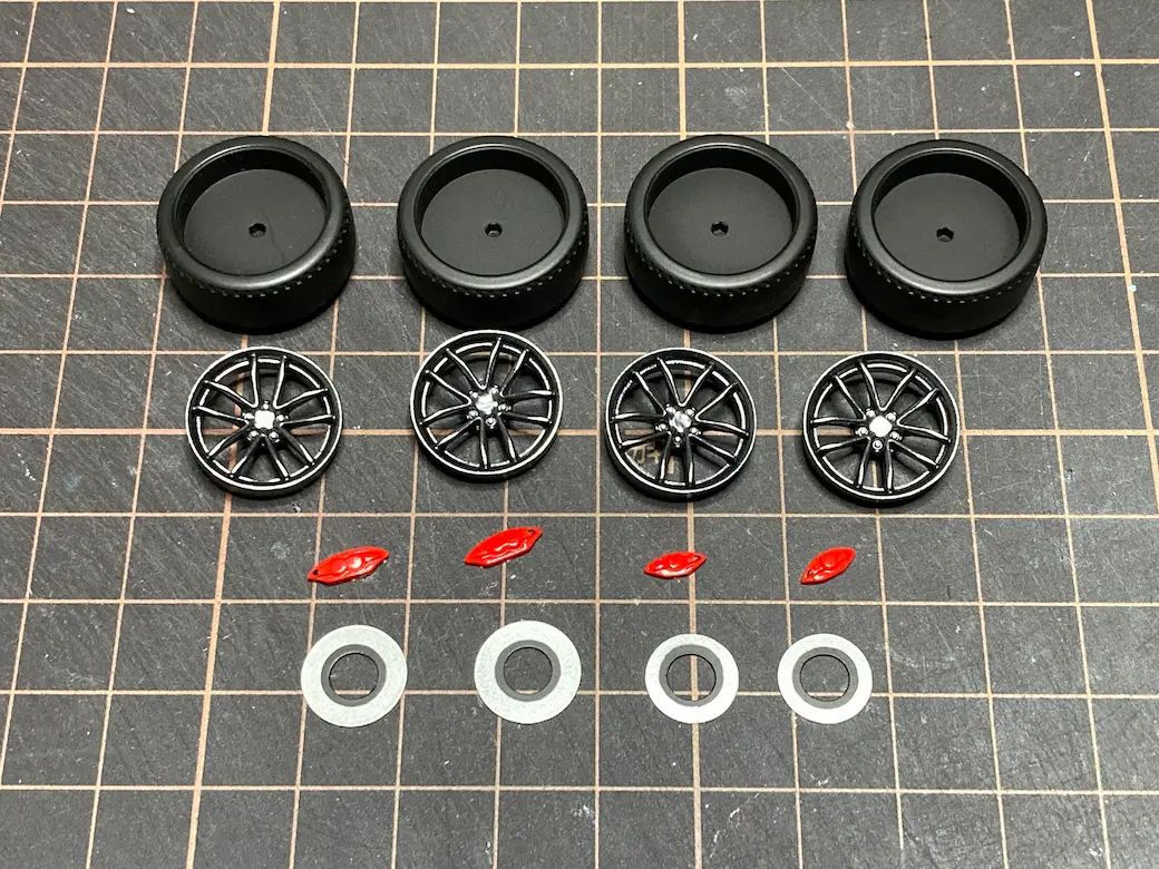 アオシマ THE SNAPKIT NISSAN RZ34 フェアレディZ 加工後のタイヤパーツ一覧の画像