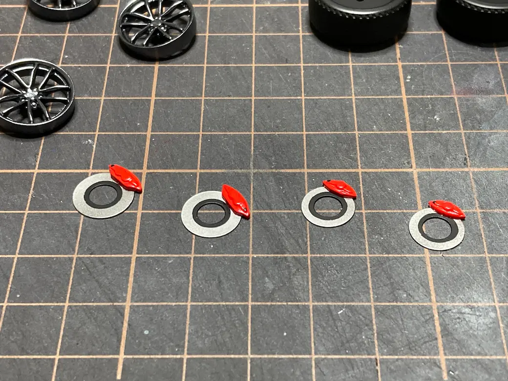 アオシマ THE SNAPKIT NISSAN RZ34 フェアレディZ ブレーキキャリパー取り付け後の画像