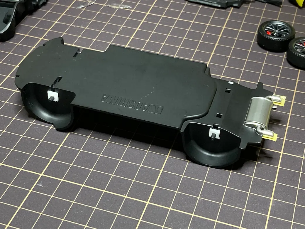 アオシマ THE SNAPKIT NISSAN RZ34 マフラー塗装後の画像