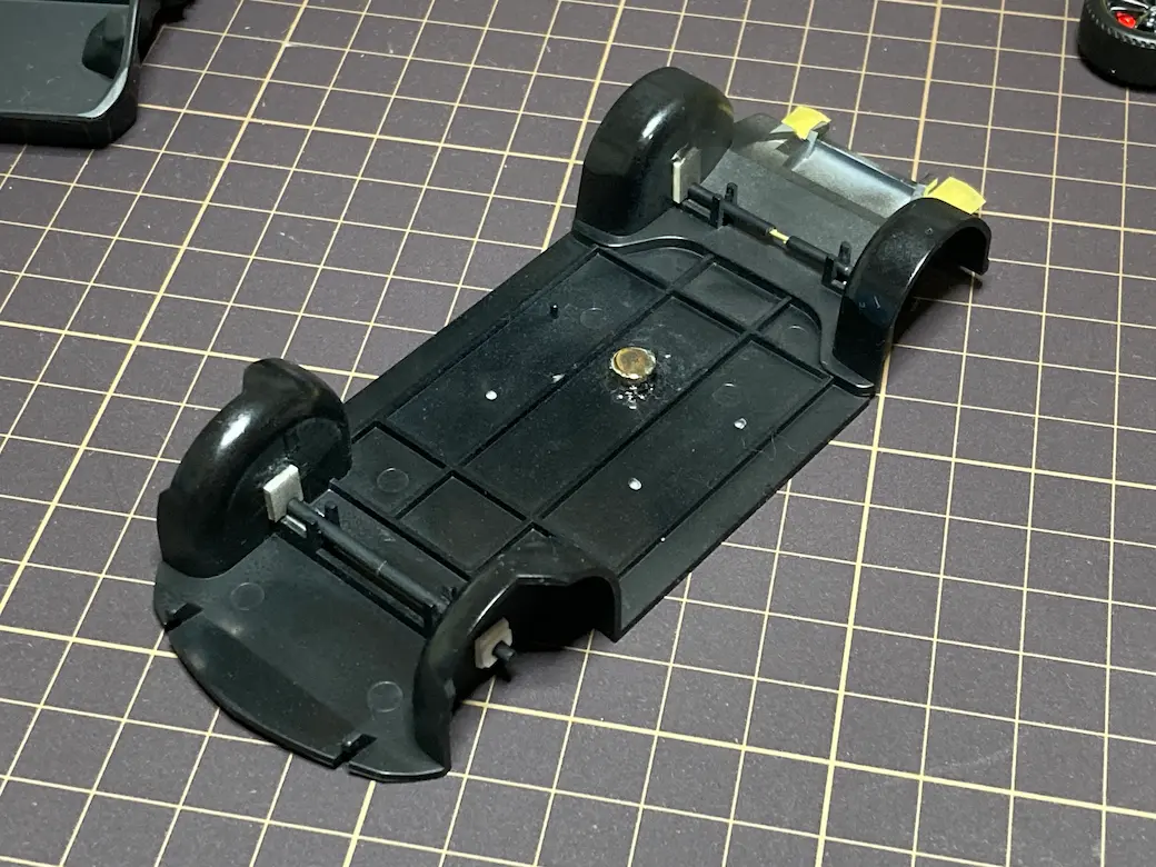 アオシマ THE SNAPKIT NISSAN RZ34 マフラー塗装後の画像