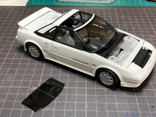 【写真】ハセガワMR2製作記-外装取り付け