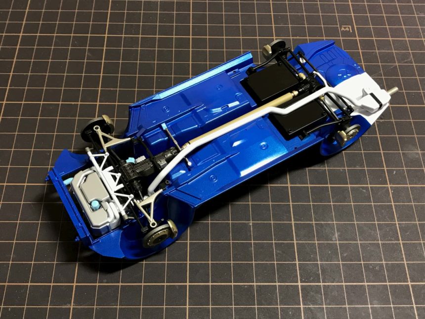 【写真】タミヤ 1/24SUBARU IMPREZA WRC'05 下廻り組み付け