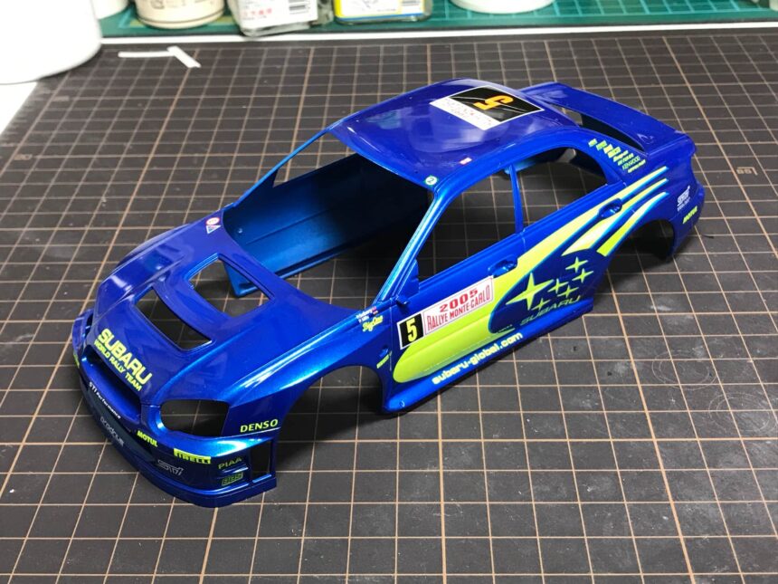 【画像】タミヤ 1/24インプレッサWRC モンテカルロ'05 車体のコンパウンド掛けが終わった状態